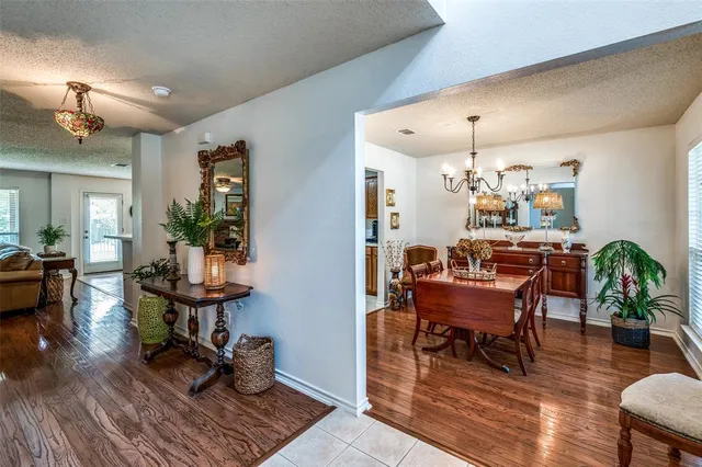 a view of a livingroom and dining room