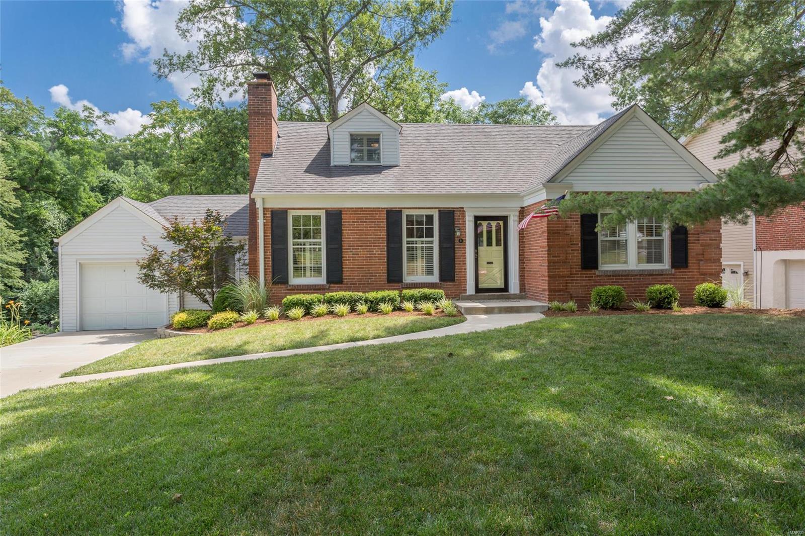 8 Hillard Road Glendale, MO 63122 - Photo 1 of 23 Gallery Image 1