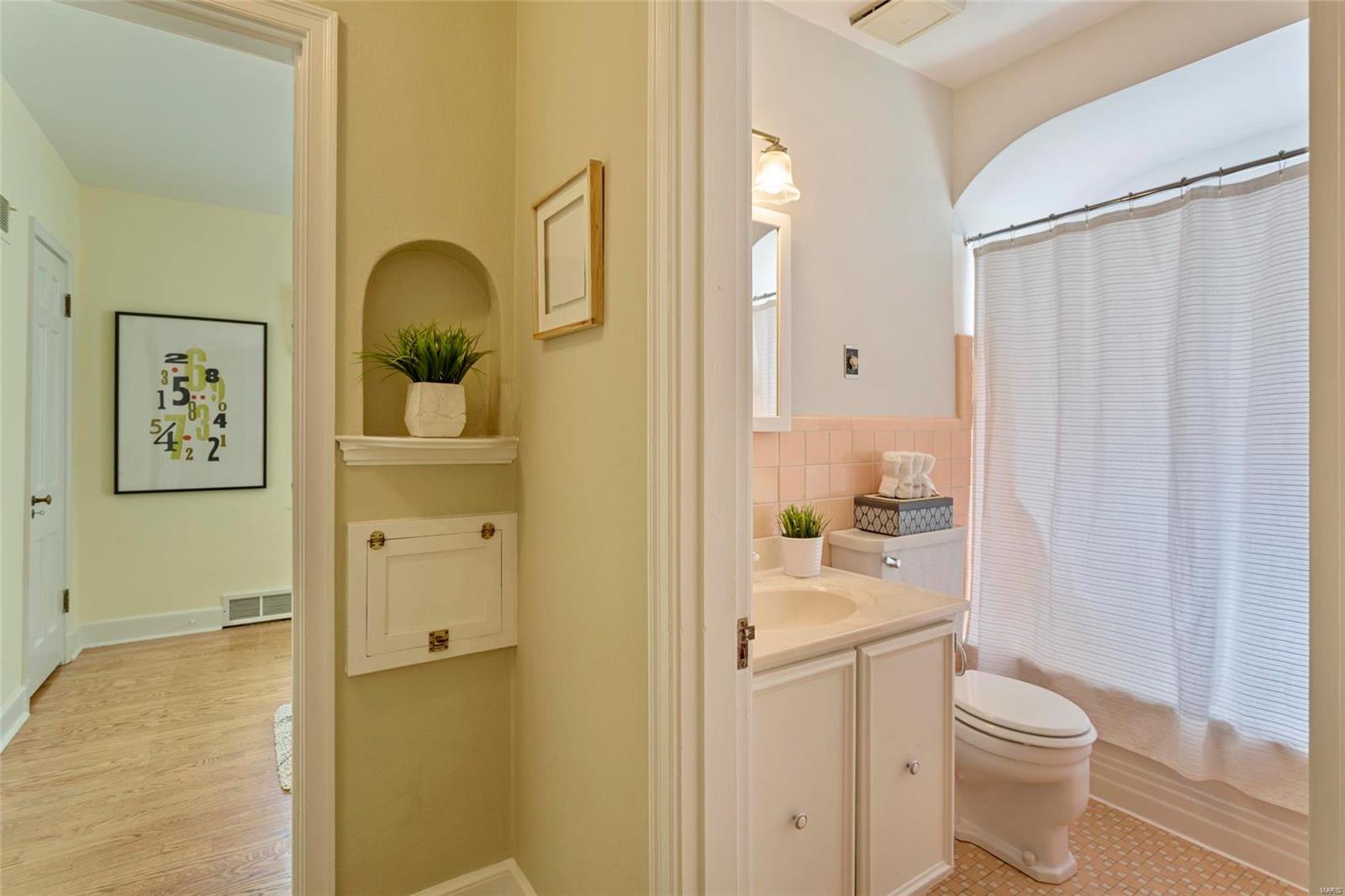 8 Hillard Road Glendale, MO 63122 - Photo 13 of 23 Gallery Image 13