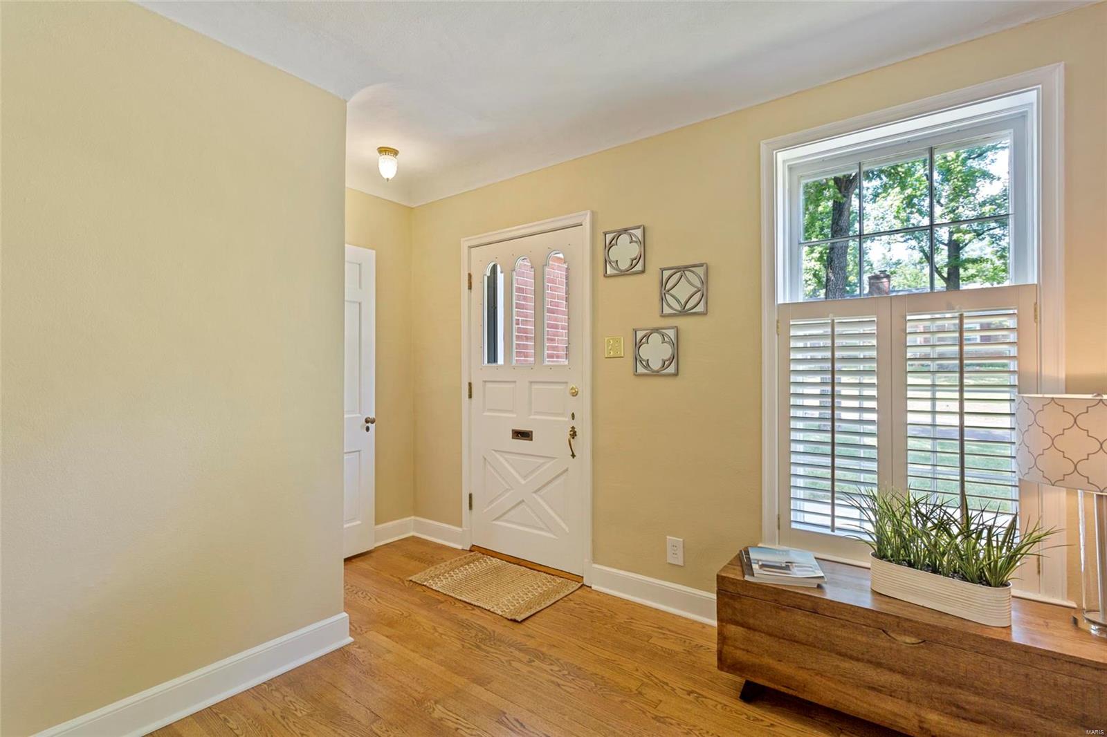 8 Hillard Road Glendale, MO 63122 - Photo 4 of 23 Gallery Image 4