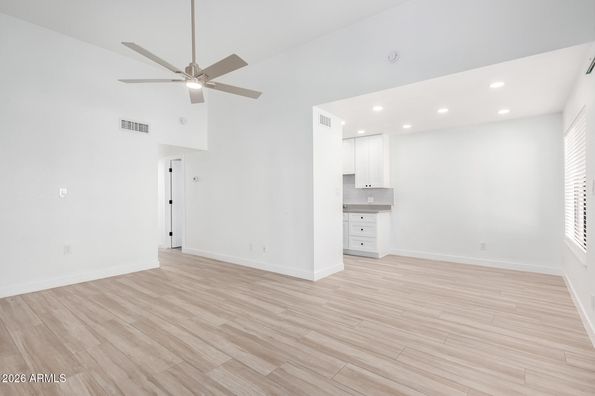 3500 North Hayden Road, Unit 1010 Scottsdale, AZ 85251 - Photo 3 of 28 003 - 05 - Hayden 3500