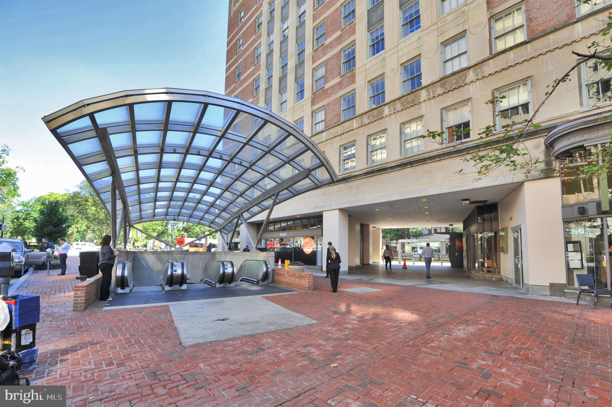 2101 Connecticut Avenue Northwest, Unit A Washington, DC 20009 - Photo 31 of 34 a view of a building with sitting area