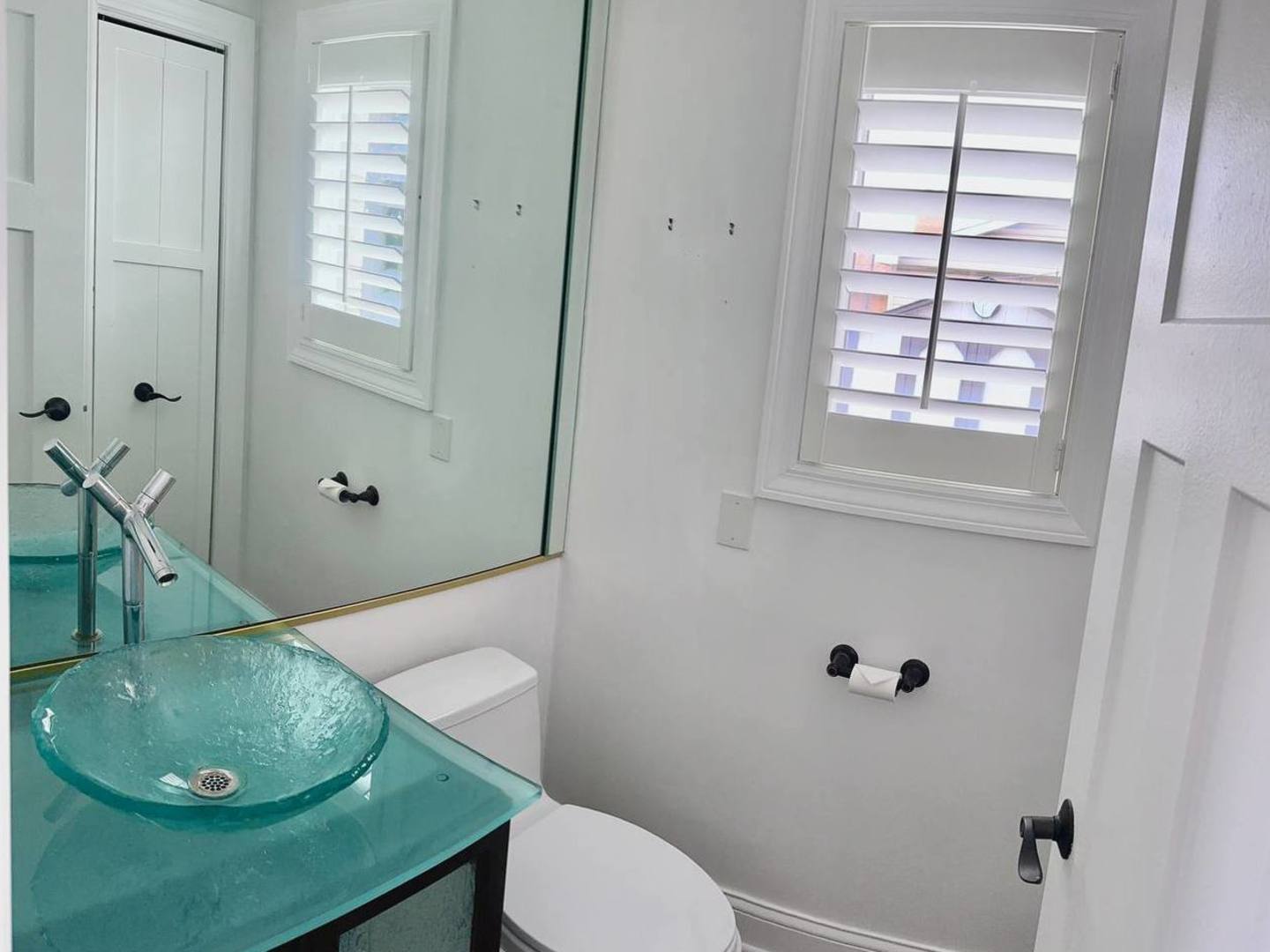 6140 Ruby Street Rosemont, IL 60018 - Photo 11 of 35 a bathroom with a sink and toilet