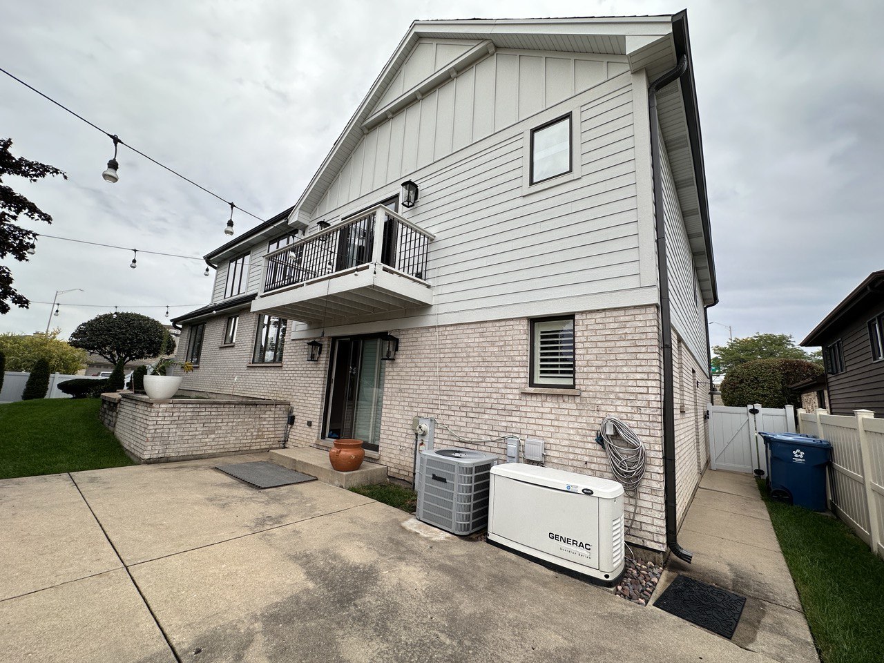 6140 Ruby Street Rosemont, IL 60018 - Photo 33 of 35 a view of a house with a patio