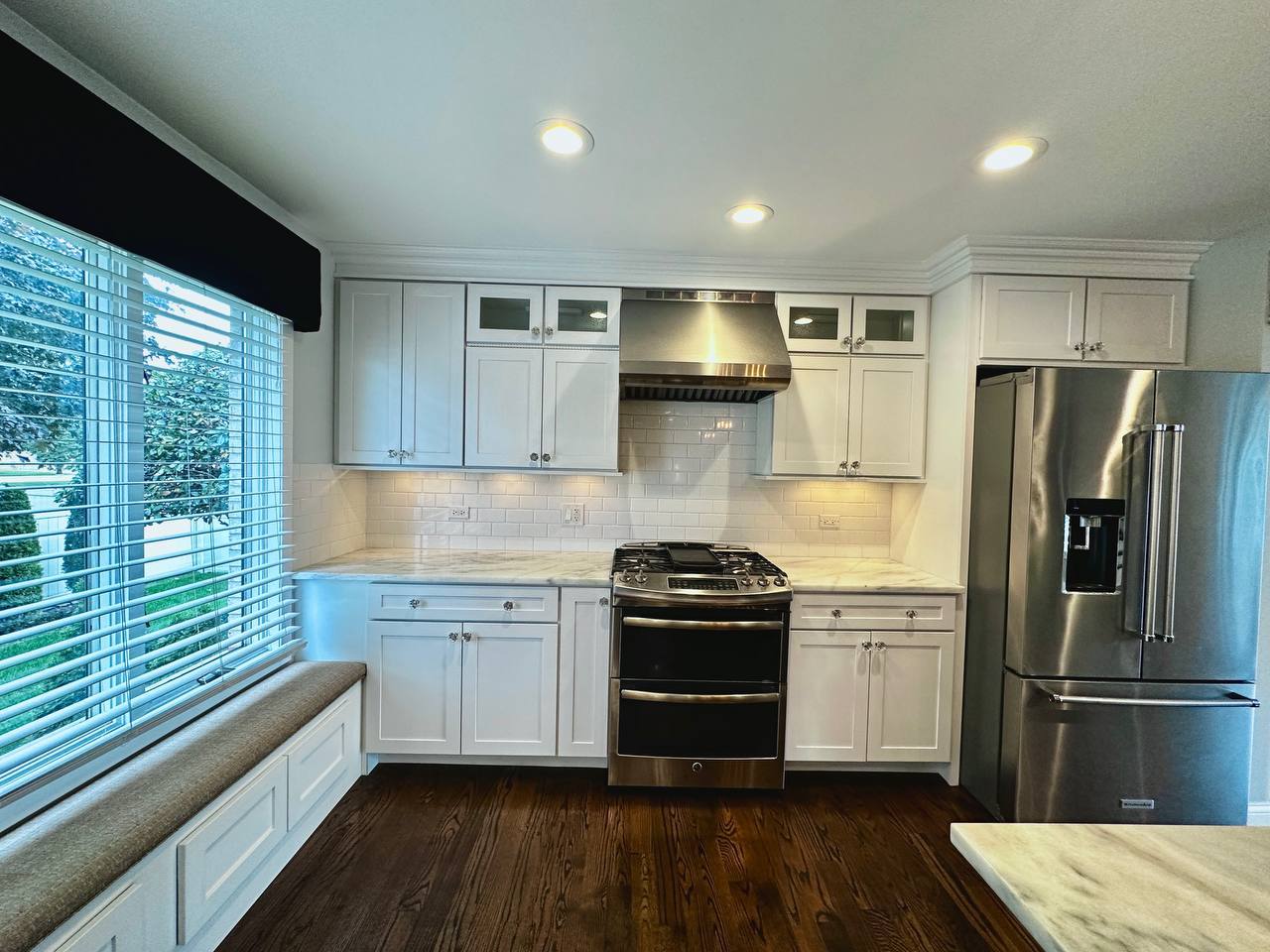 6140 Ruby Street Rosemont, IL 60018 - Photo 7 of 35 a kitchen with a stove a refrigerator and a sink