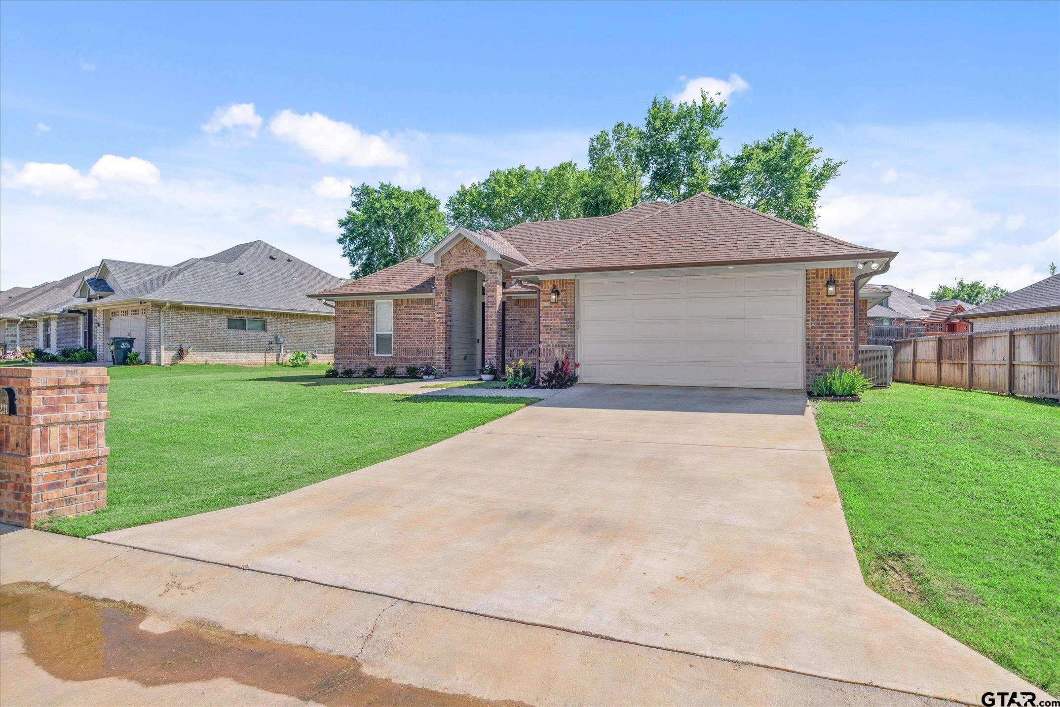 2231 Rana Park Flint, TX 75762 - Photo 3 of 37