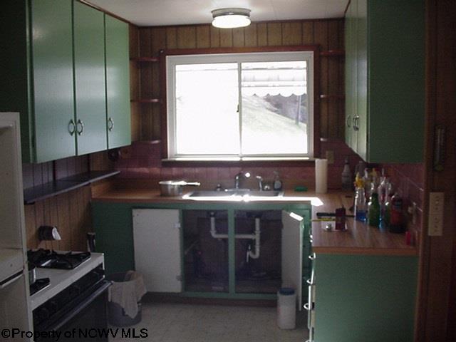 4657 Daybrook Road Fairview, WV 26570 - Photo 3 of 10 Gallery Image 3