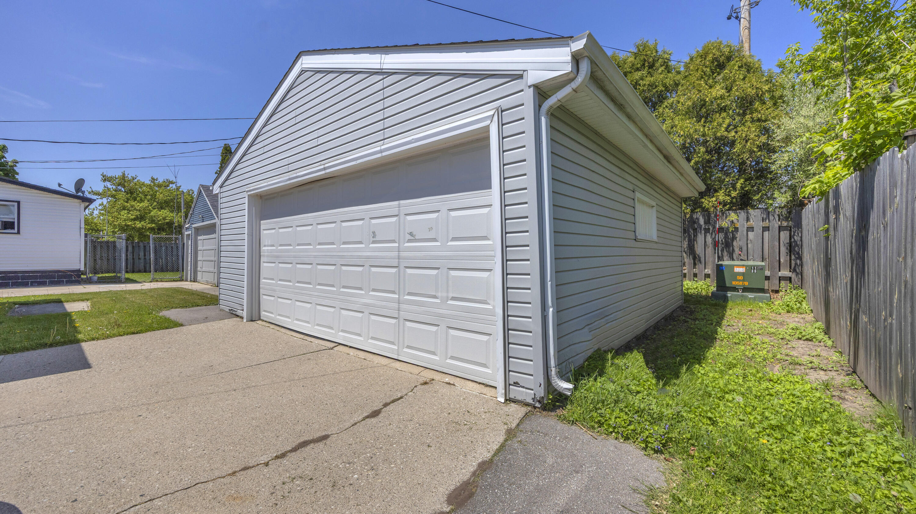 2316 Main Avenue Sheboygan, WI 53083 - Photo 4 of 20 Garage