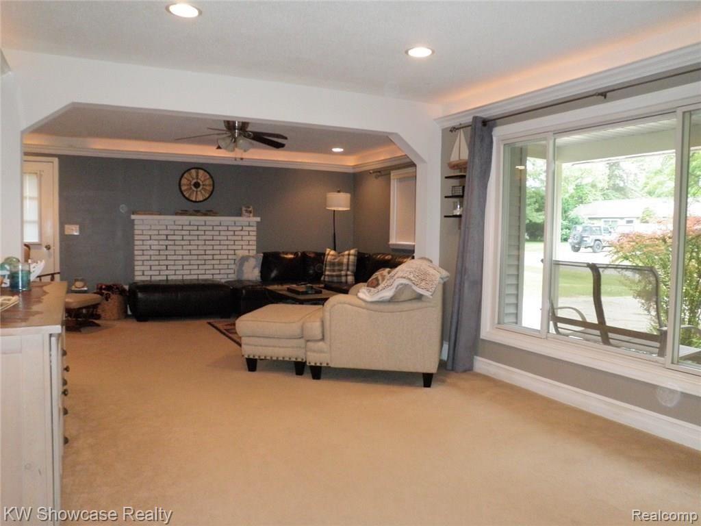 1971 Henbert Road West Bloomfield, MI 48324 - Photo 13 of 30 P1010014.JPG