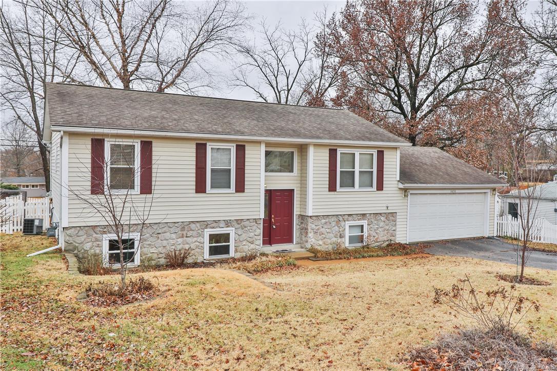 1651 Grant Road St. Louis, MO 63119 - Photo 3 of 32 Gallery Image 3