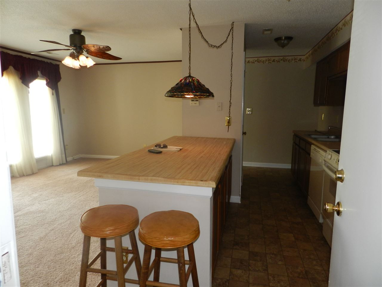 2010 Quaker Landing, Unit 103 Raleigh, NC 27603 - Photo 8 of 24 Kitchen