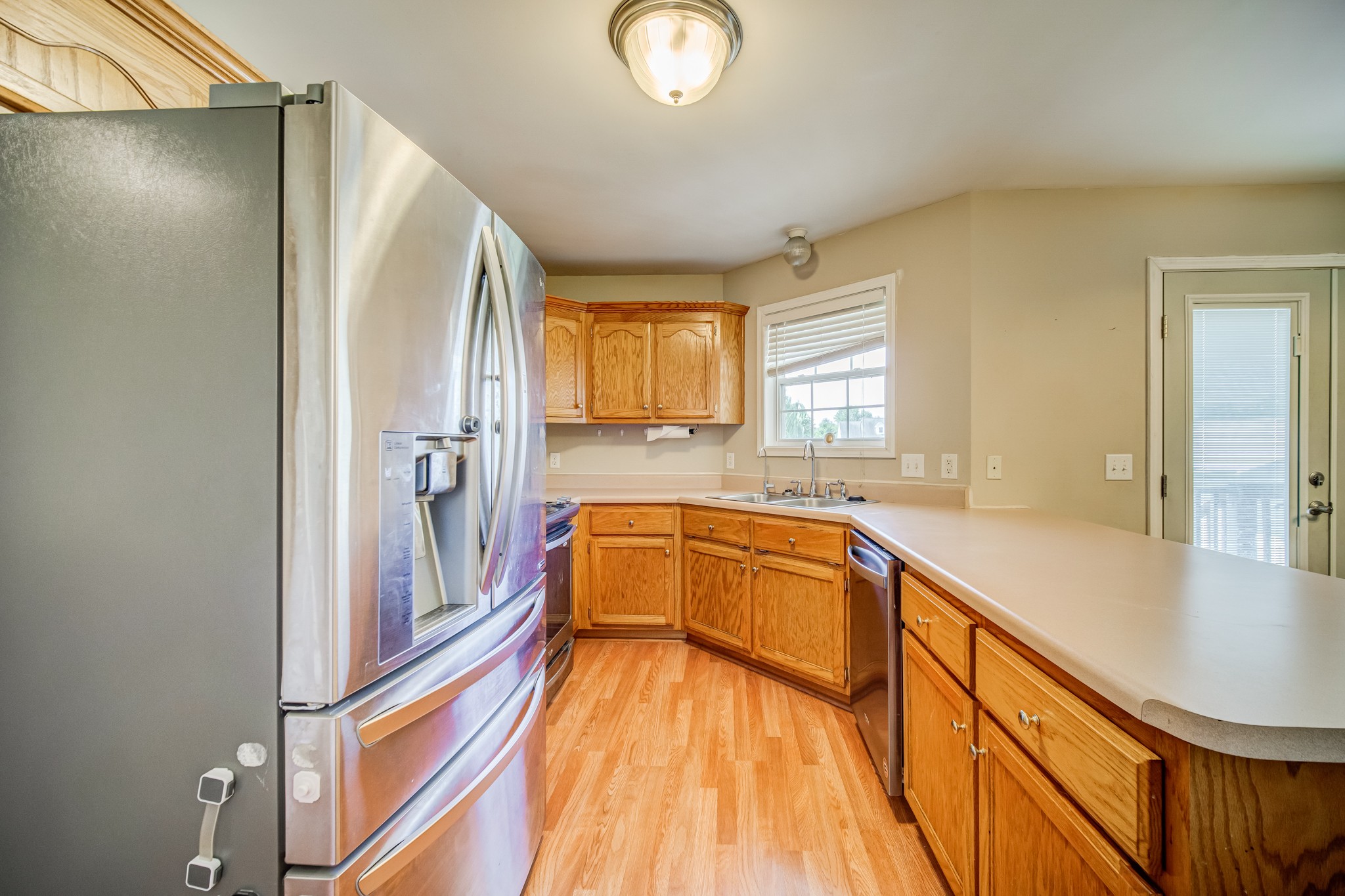 5160 Minnis Road Springfield, TN 37172 - Photo 11 of 31 a spacious bedroom with a bed and a large window