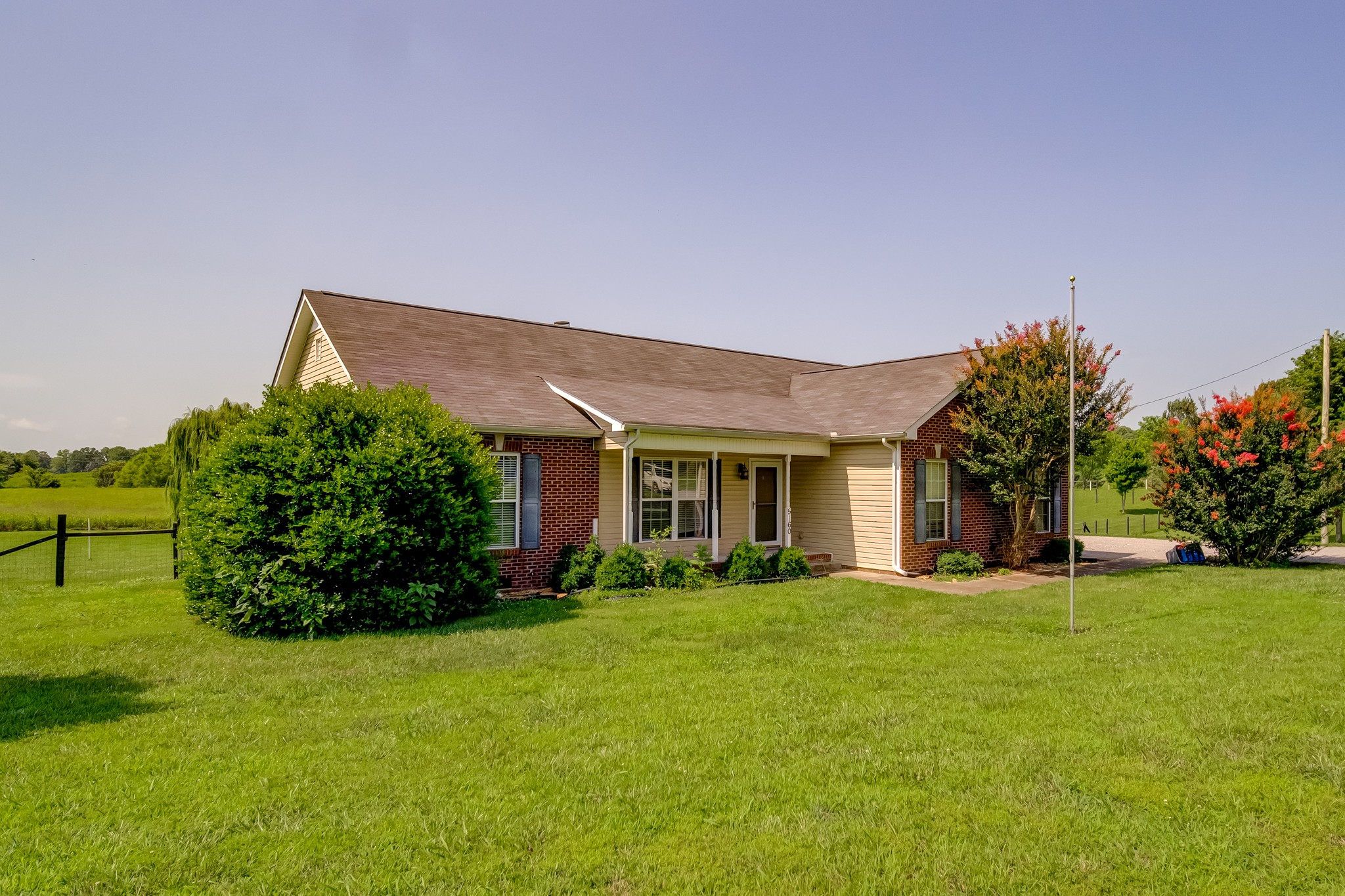 5160 Minnis Road Springfield, TN 37172 - Photo 3 of 31 a front view of house with yard and green space