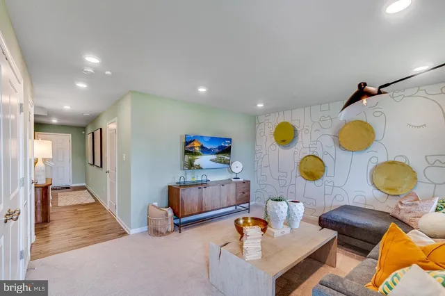 $2,100 | 1360 Red Clover Lane, Ranson, WV 25438