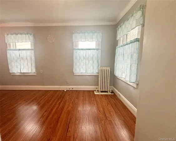 $2,800 | 92 Wavecrest Street, Valley Stream, NY 11581