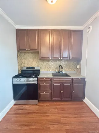$2,800 | 92 Wavecrest Street, Valley Stream, NY 11581