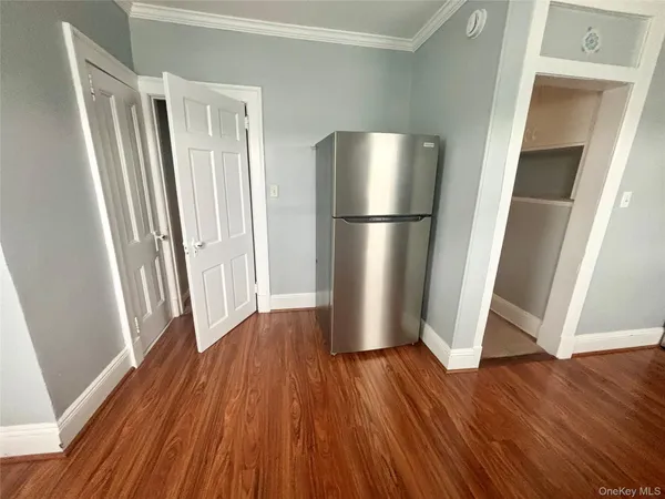 $2,800 | 92 Wavecrest Street, Valley Stream, NY 11581