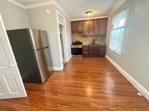 $2,800 | 92 Wavecrest Street, Valley Stream, NY 11581