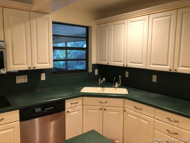 5211 Southwest 196th Lane Southwest Ranches, FL 33332 - Photo 14 of 26
