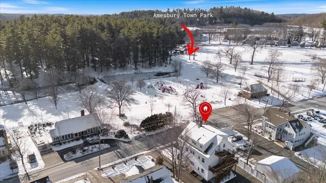 $2,400 | 129 Friend Street, Unit 3, Amesbury, MA 01913