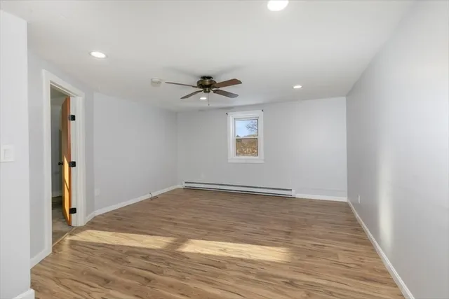 $2,400 | 129 Friend Street, Unit 3, Amesbury, MA 01913