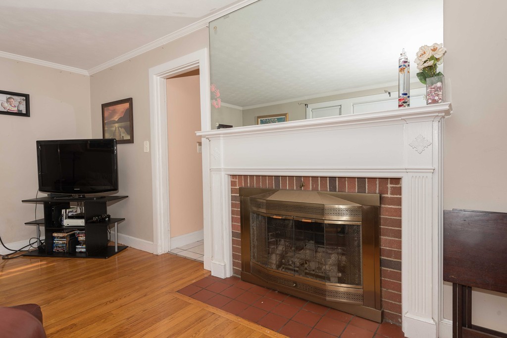 23 Algonquin Road Quincy, MA 02169 - Photo 5 of 26 Gallery Image 5