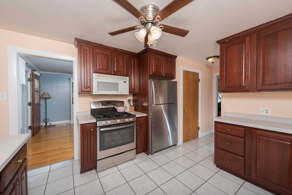 23 Algonquin Road Quincy, MA 02169 - Photo 8 of 26 Gallery Image 8