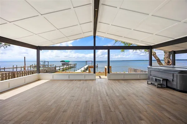 $675,000 | 6644 East Bay Boulevard, Gulf Breeze, FL 32563