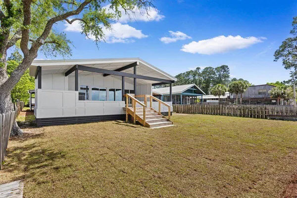 $675,000 | 6644 East Bay Boulevard, Gulf Breeze, FL 32563