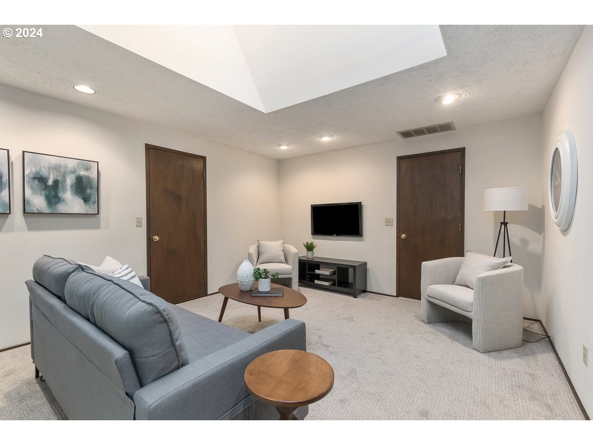 5745 Southwest Glenbrook Road Beaverton, OR 97007 - Photo 21 of 31 Gallery Image 21