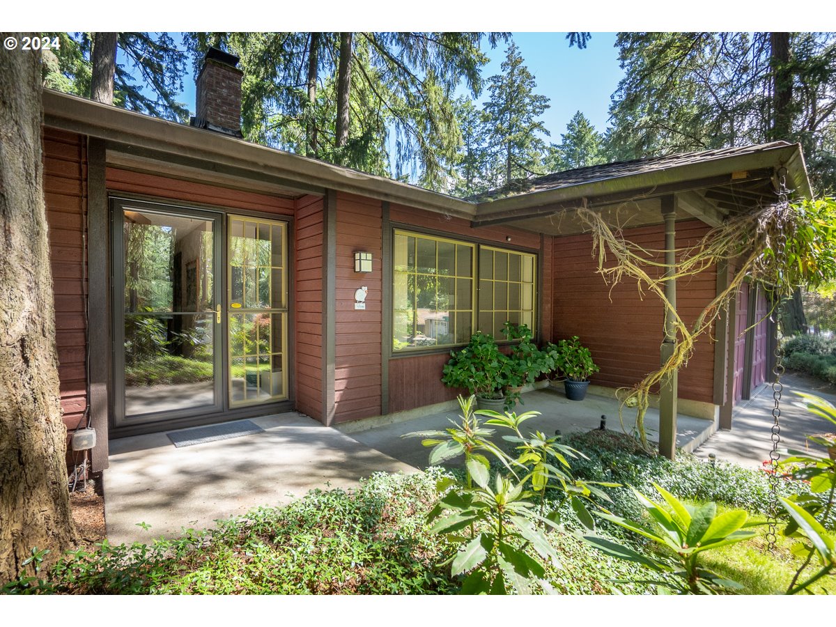 5745 Southwest Glenbrook Road Beaverton, OR 97007 - Photo 4 of 31 Gallery Image 4