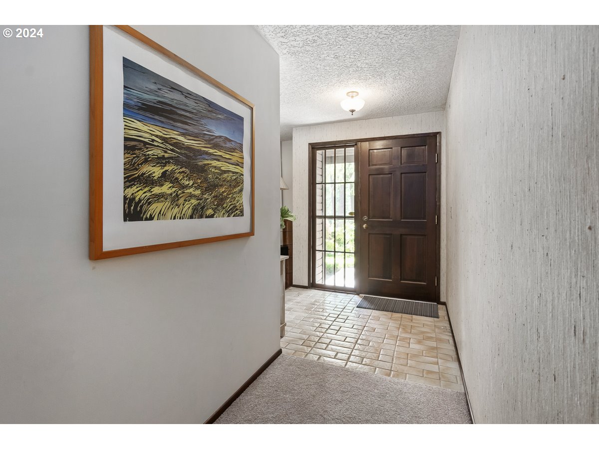 5745 Southwest Glenbrook Road Beaverton, OR 97007 - Photo 5 of 31 Gallery Image 5