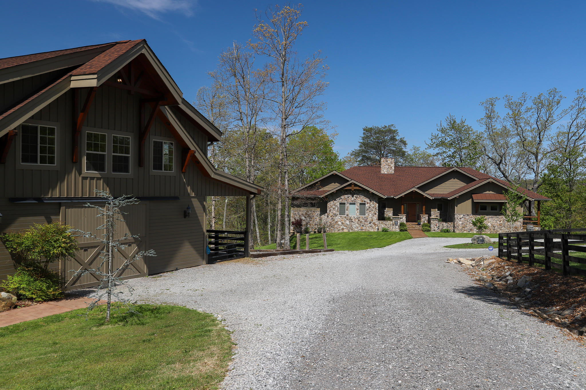 600 Roaring Creek Road Dunlap, TN 37327 - Photo 1 of 143 Main house & guest house