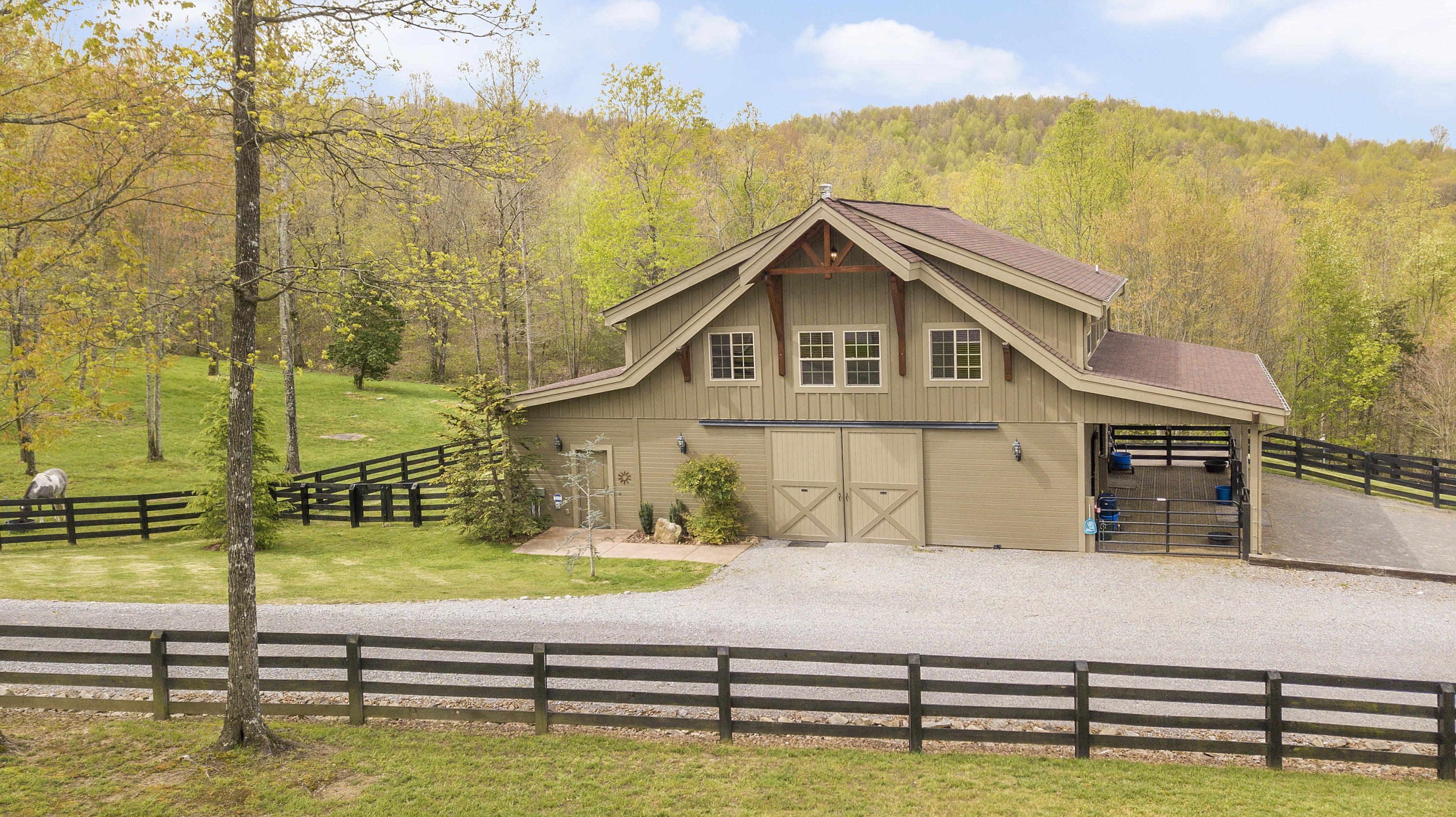 600 Roaring Creek Road Dunlap, TN 37327 - Photo 104 of 143 barn_2