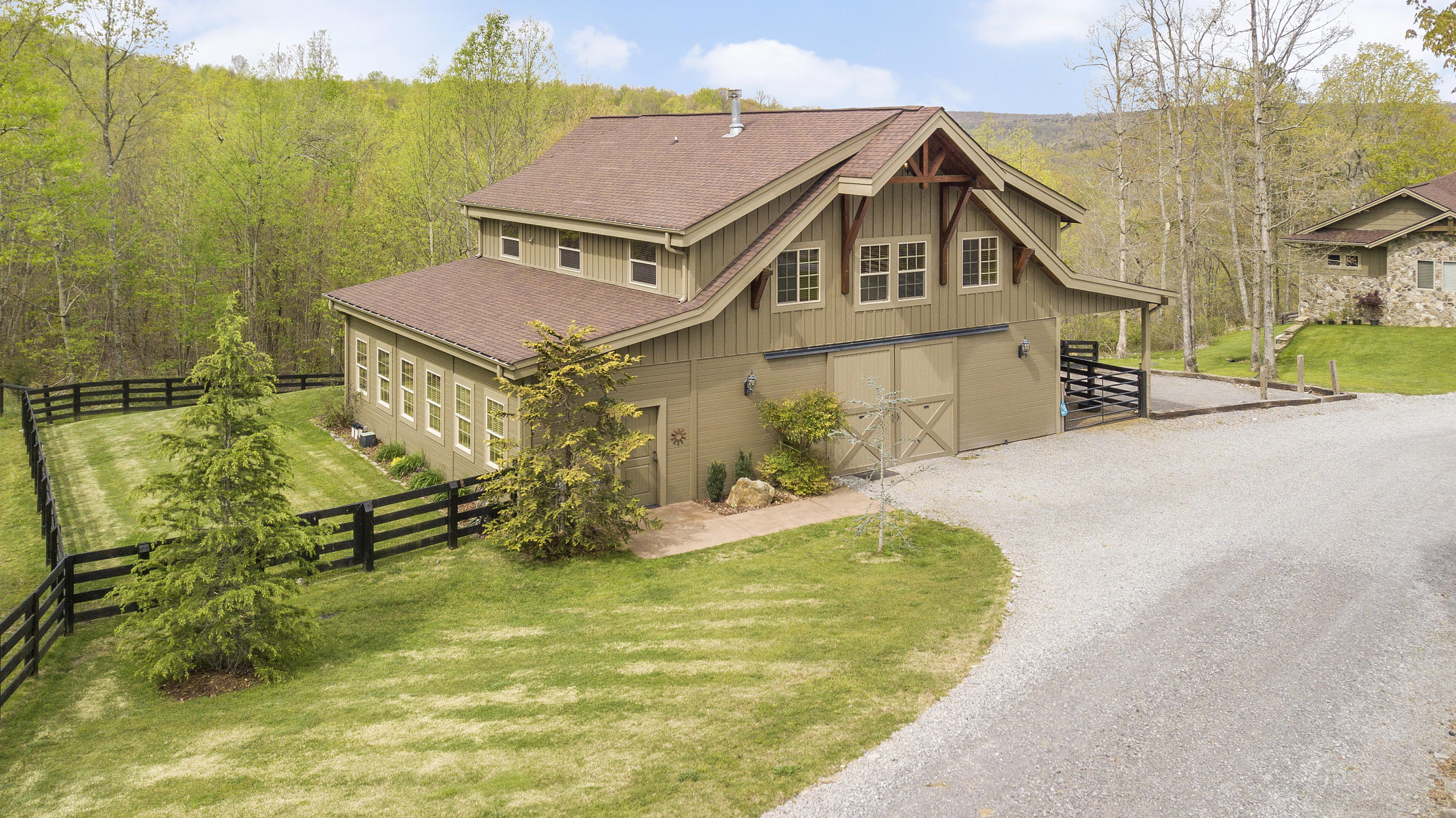 600 Roaring Creek Road Dunlap, TN 37327 - Photo 105 of 143 barn_3
