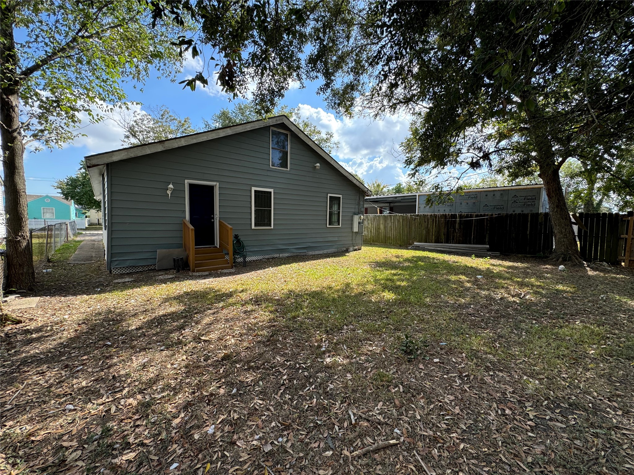 125 Pomeroy Street Pasadena, TX 77506 - Photo 19 of 19 a house with trees in the background