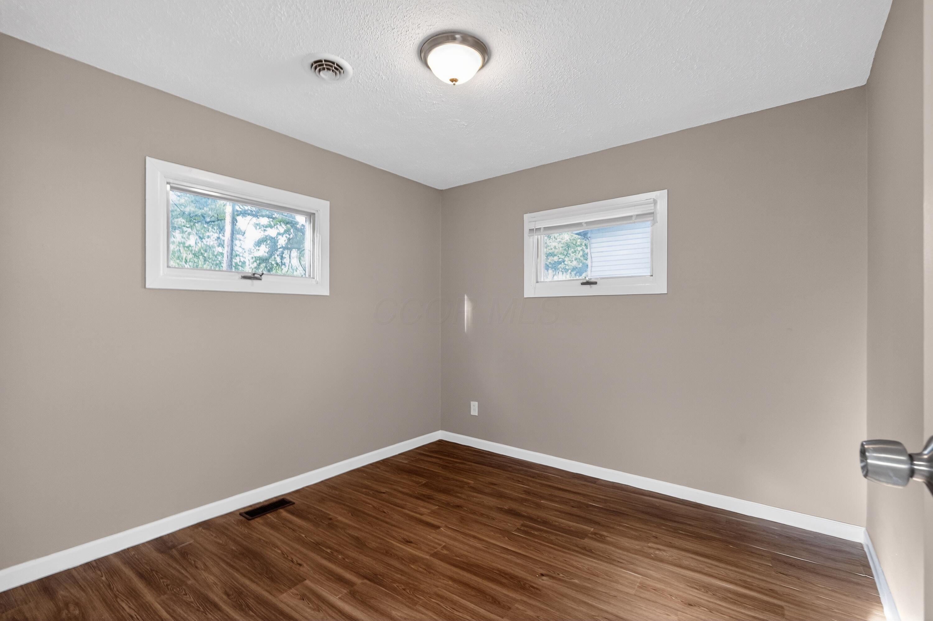 1572 Northridge Road Columbus, OH 43224 - Photo 23 of 32