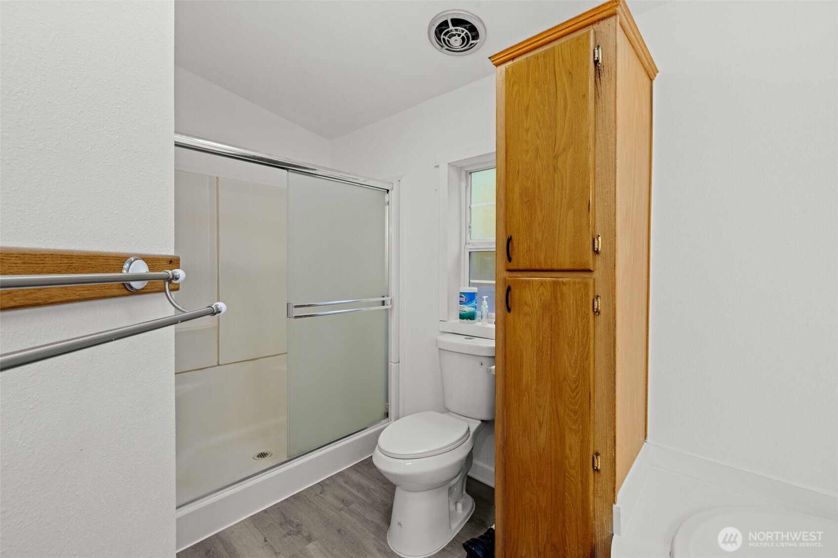 35952 Stackpole Road Ocean Park, WA 98640 - Photo 17 of 40 a bathroom with a toilet and a shower