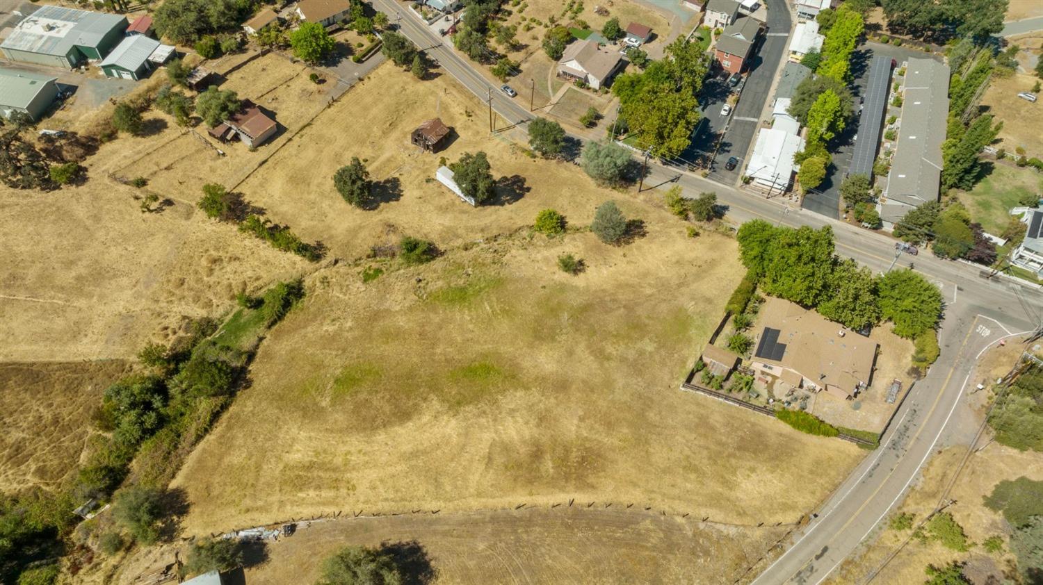 11900 Sutter Hill Road Sutter Creek, CA 95685 - Photo 21 of 32 a view of bath tub