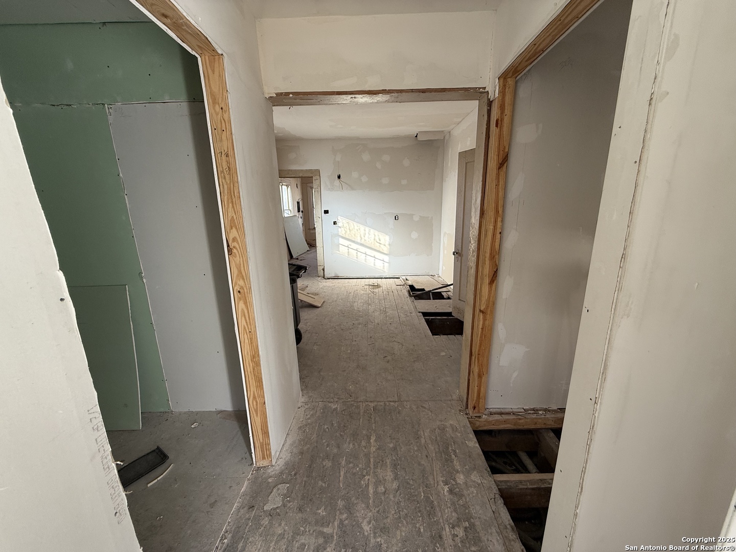 702 Canton San Antonio, TX 78202 - Photo 9 of 12