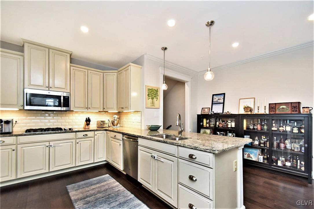 2501 Raya Way Easton, PA 18045 - Photo 8 of 50 Gallery Image 8
