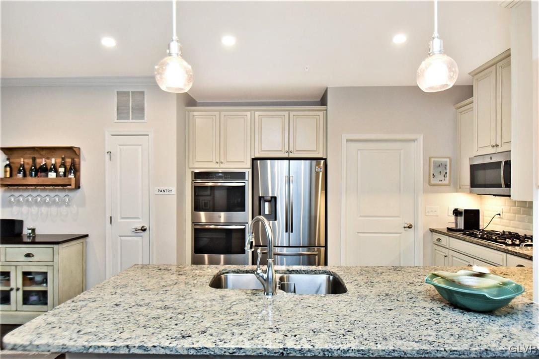 2501 Raya Way Easton, PA 18045 - Photo 10 of 50 Gallery Image 10