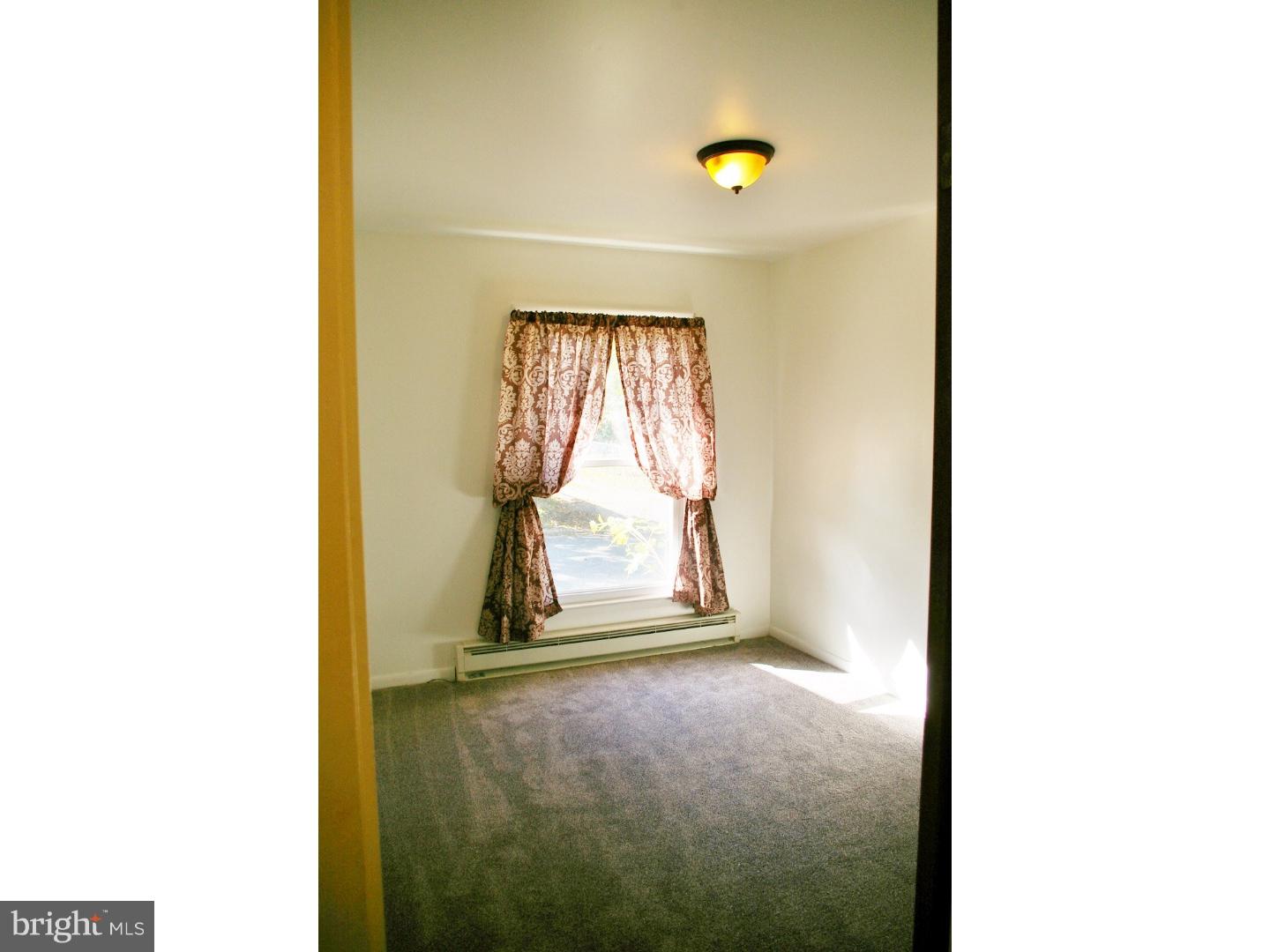 136 Bay Street Carneys Point, NJ 08069 - Photo 11 of 21