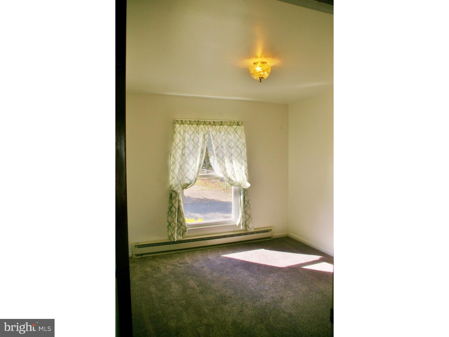 136 Bay Street Carneys Point, NJ 08069 - Photo 14 of 21