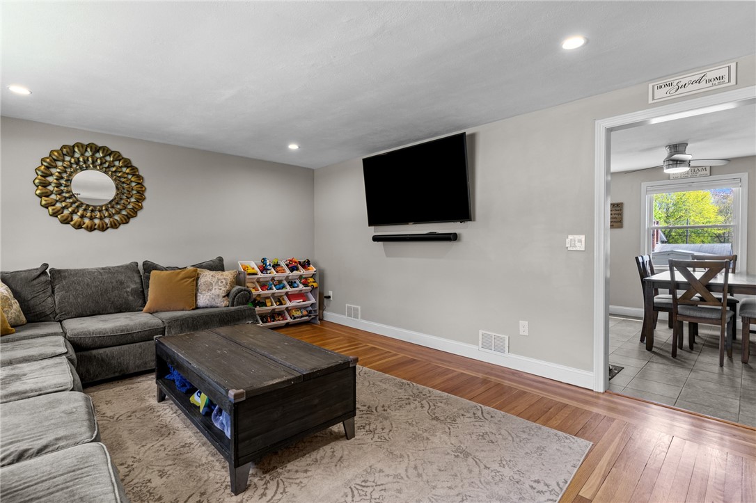 50 Haley Road Warwick, RI 02889 - Photo 3 of 29 Gallery Image 3