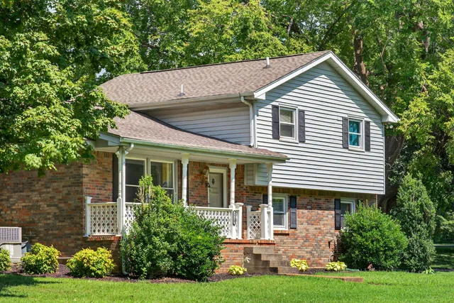 $359,900 | 2729 Heights Circle Road, Greenbrier, TN 37073