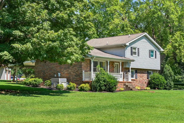 $359,900 | 2729 Heights Circle Road, Greenbrier, TN 37073