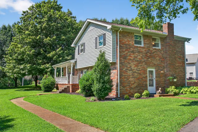 $359,900 | 2729 Heights Circle Road, Greenbrier, TN 37073