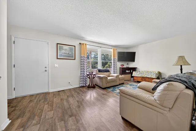 $359,900 | 2729 Heights Circle Road, Greenbrier, TN 37073