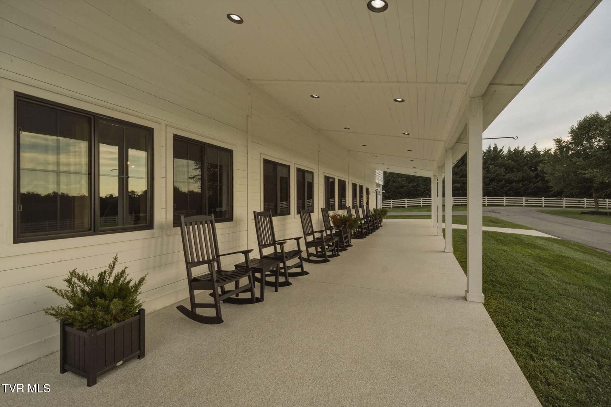 520 Buckingham Road Johnson City, TN 37615 - Photo 17 of 29 88-web-or-mls-074_DSC05378